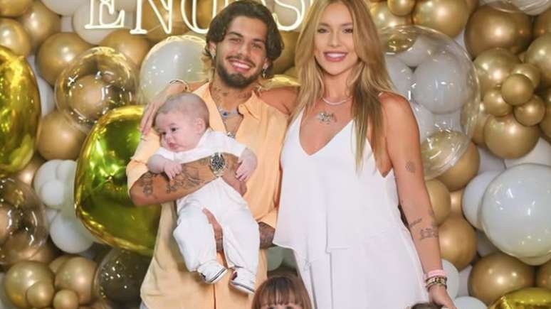 Virginia celebra ano novo com família e mostra detalhes de festa: 'Coisas boas'