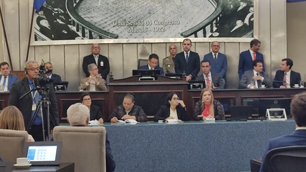 Marcelo Victor assume presidência da Assembleia de Alagoas