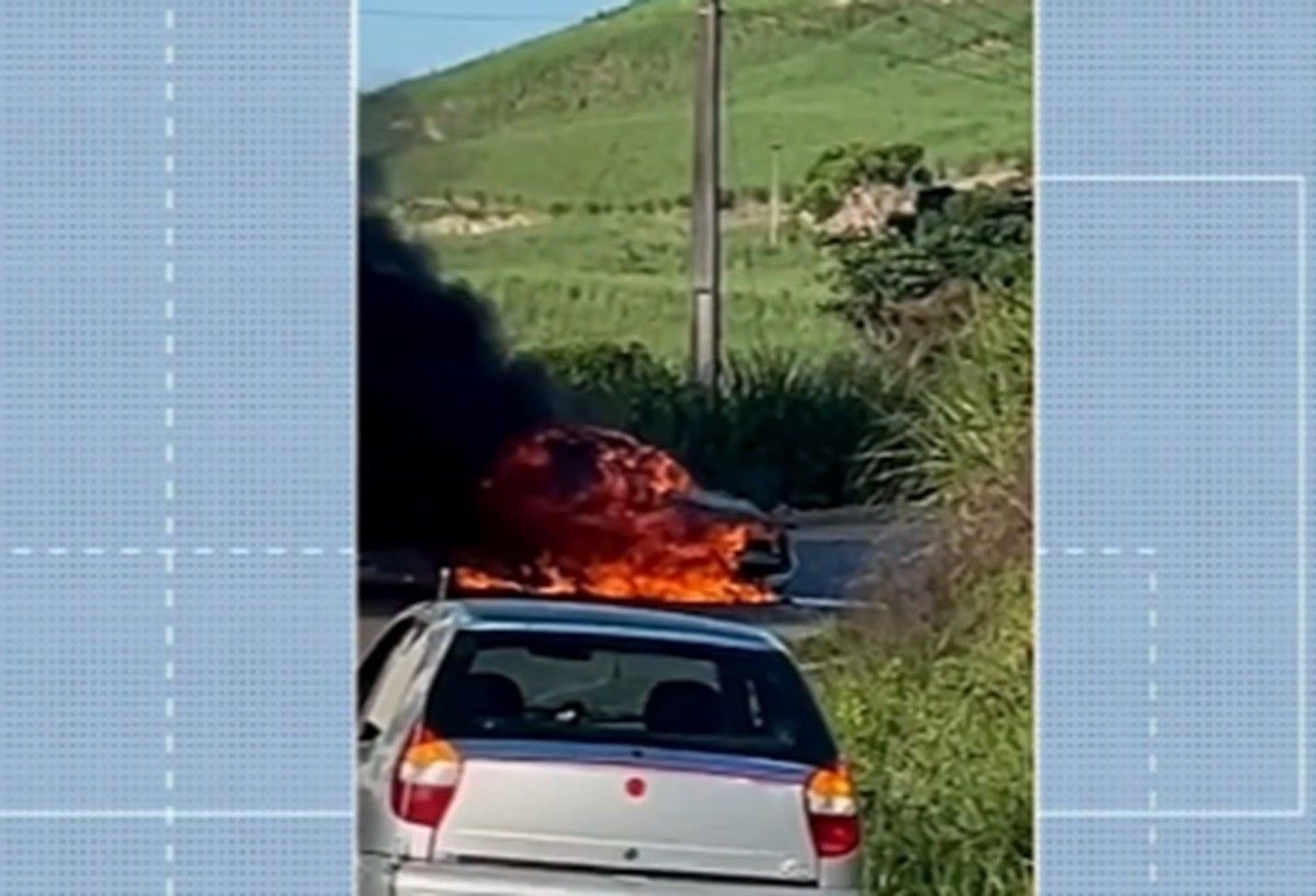 Motorista embriagado colide com carro de turistas em Porto Calvo