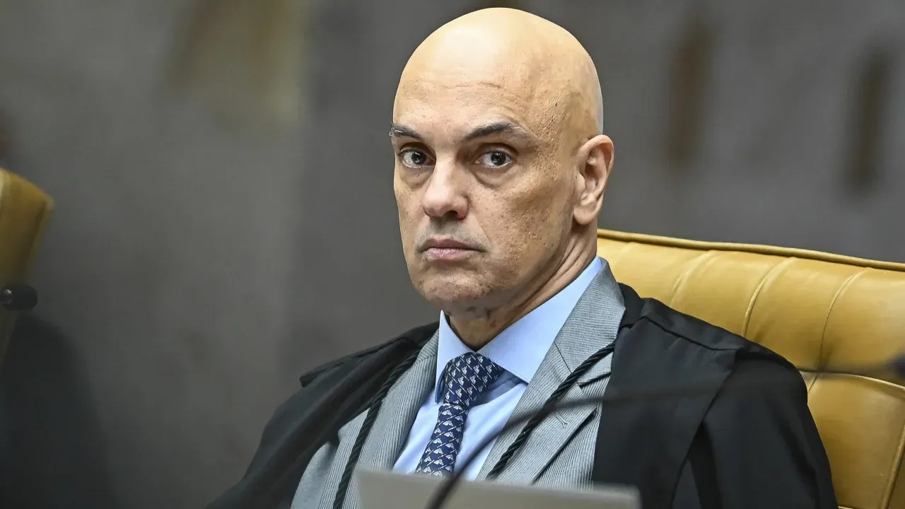 Análise do julgamento de Bolsonaro por Fux e Moraes