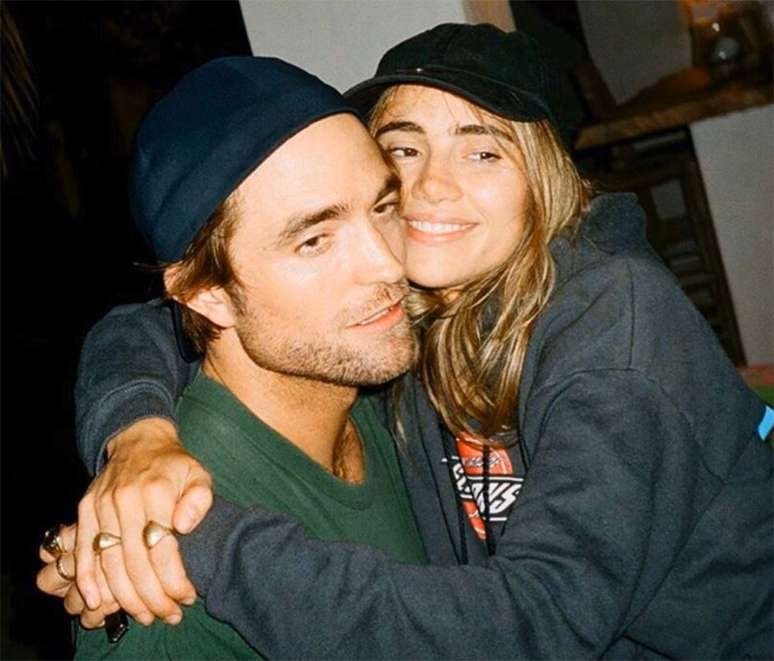 Robert Pattinson e Suki Waterhouse esperam primeiro bebê