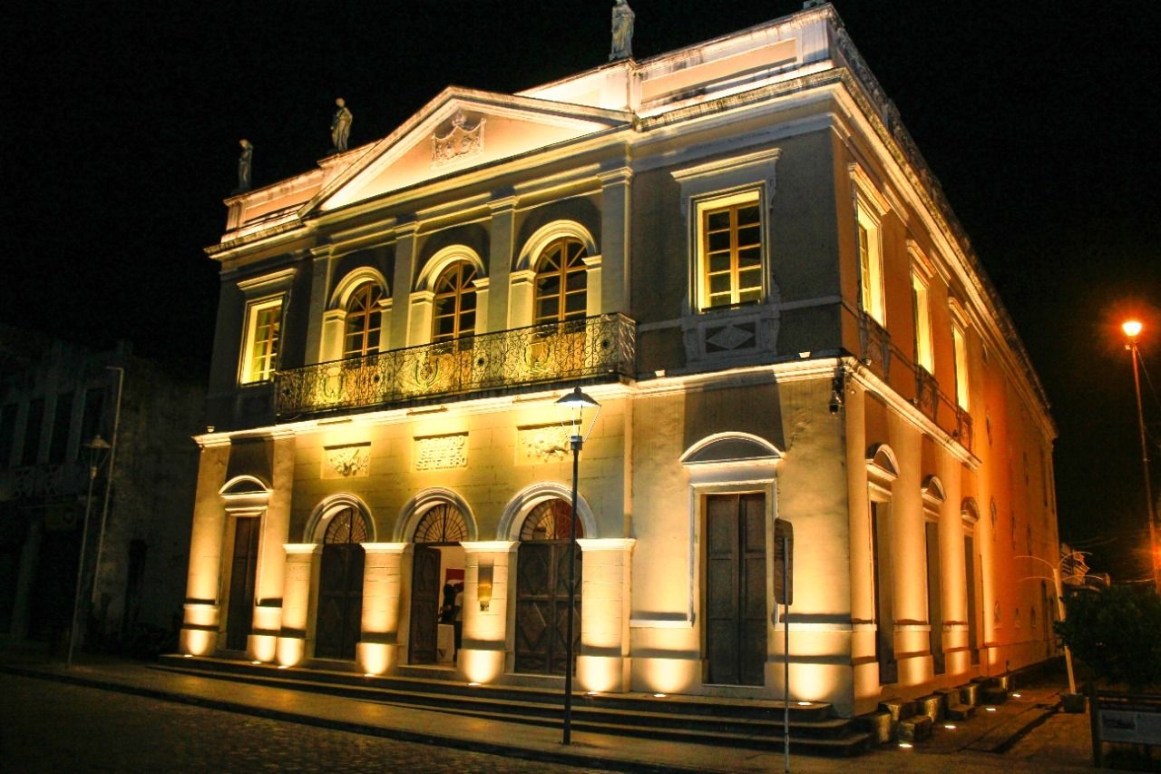 Retomada do Projeto Seis & Meia em Penedo com Lostalgia