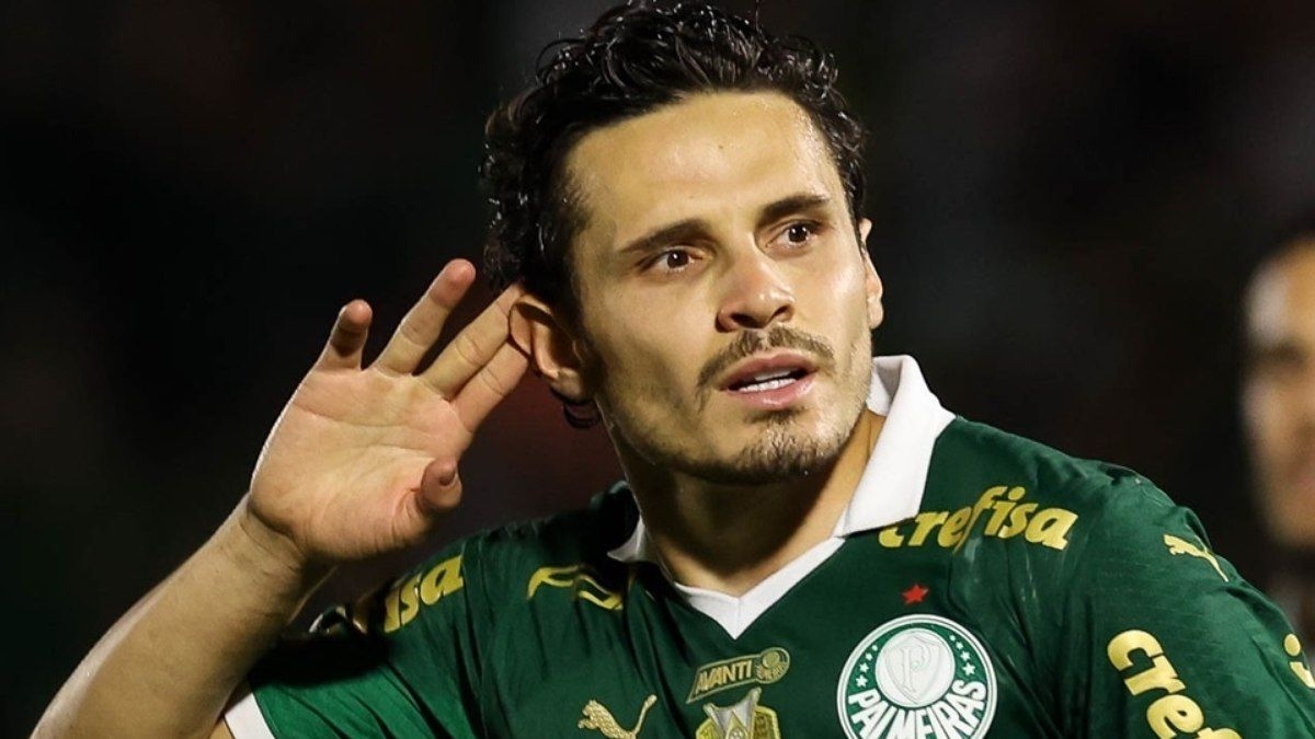 Palmeiras vence o Vasco e assume liderança do Brasileirão