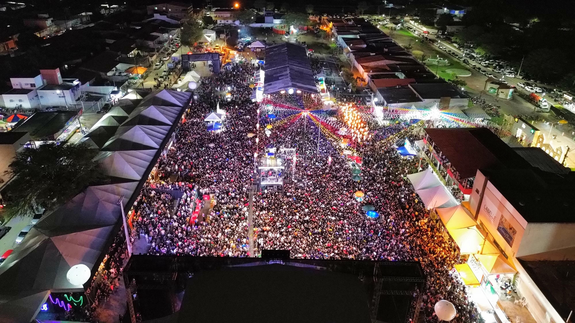 Cidades de Alagoas limitam cachês artísticos a R$ 500 mil