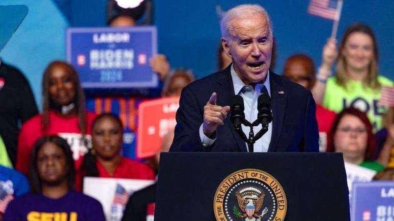 Por que apoio de Biden a Israel está enfurecendo eleitores jovens