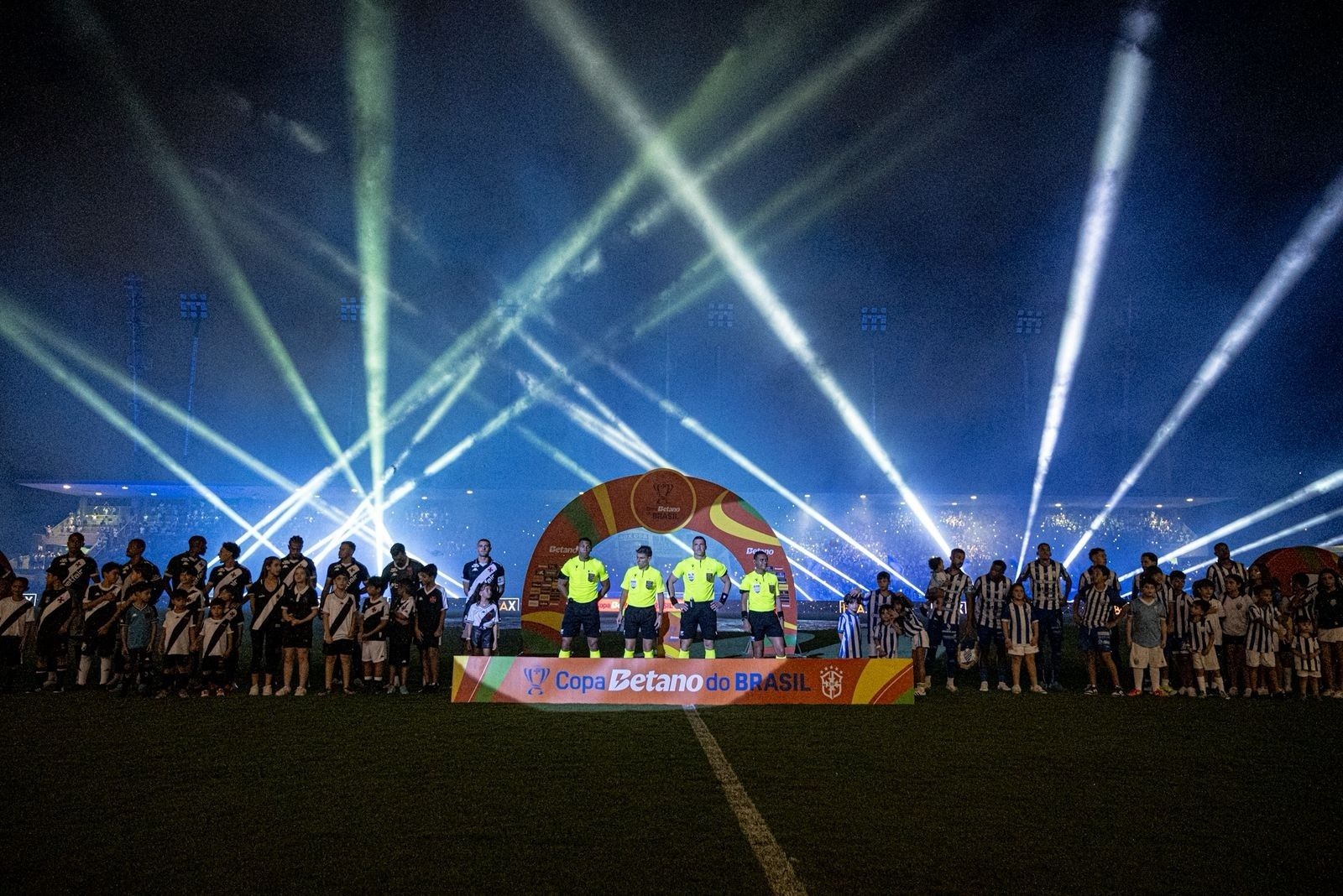 Impacto da Torcida do CSA Emociona Jogadores e Comissão Técnica