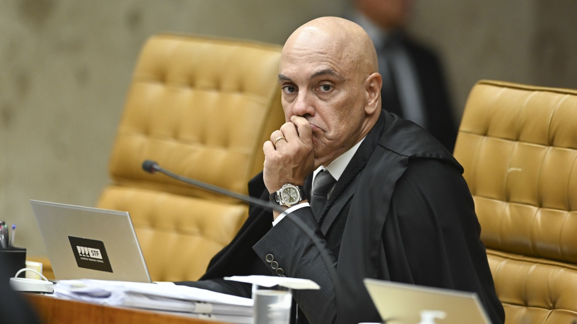 Moraes absolve e manda soltar morador de rua acusado por 8/1