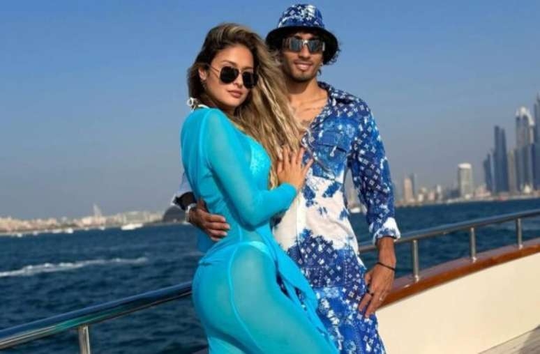 Mulher de Raphinha denuncia ataques após vitória do Barcelona sobre o Benfica