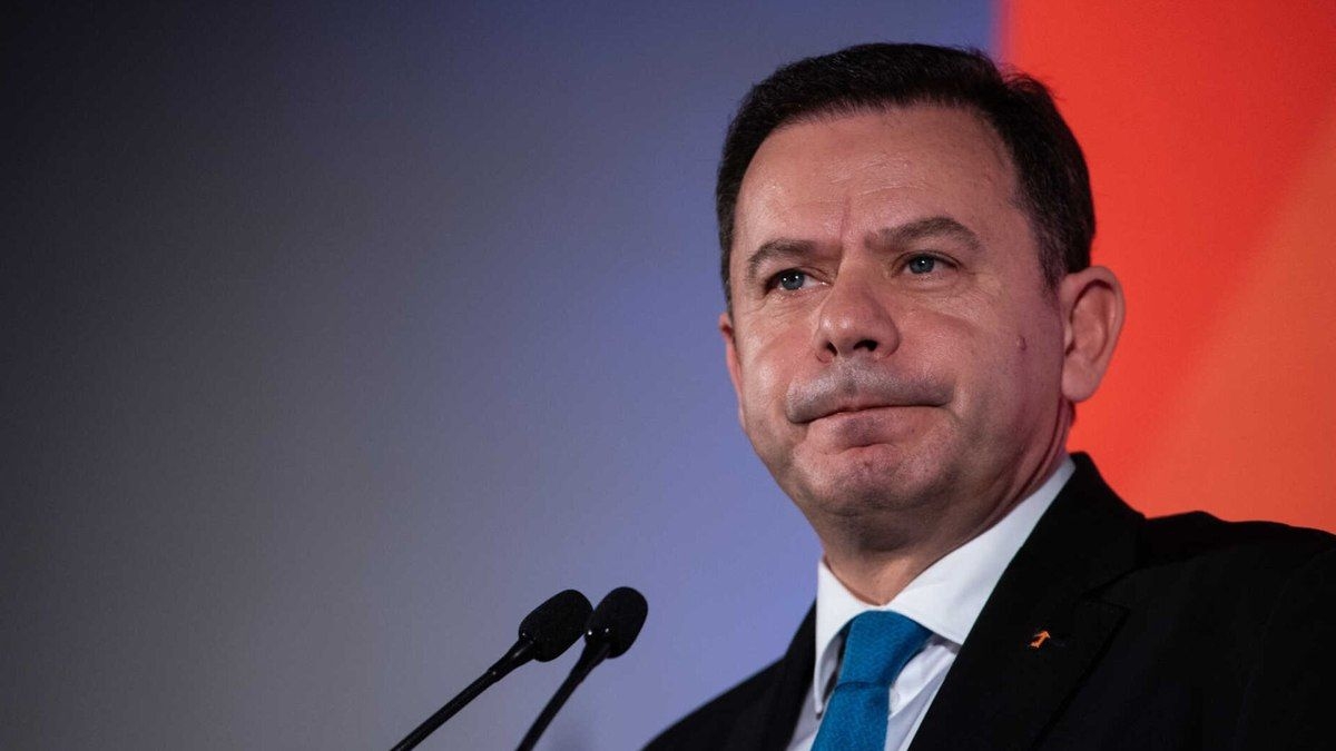 Primeiro-ministro de Portugal defende expulsão de imigrantes