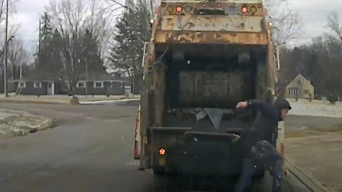 Suspeito encontrado em lixeira após abordagem policial