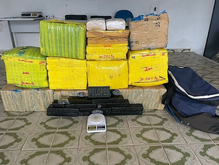 Mais de 120 armas de fogo e quase 400kg de drogas são apreendidos em AL no mês de outubro