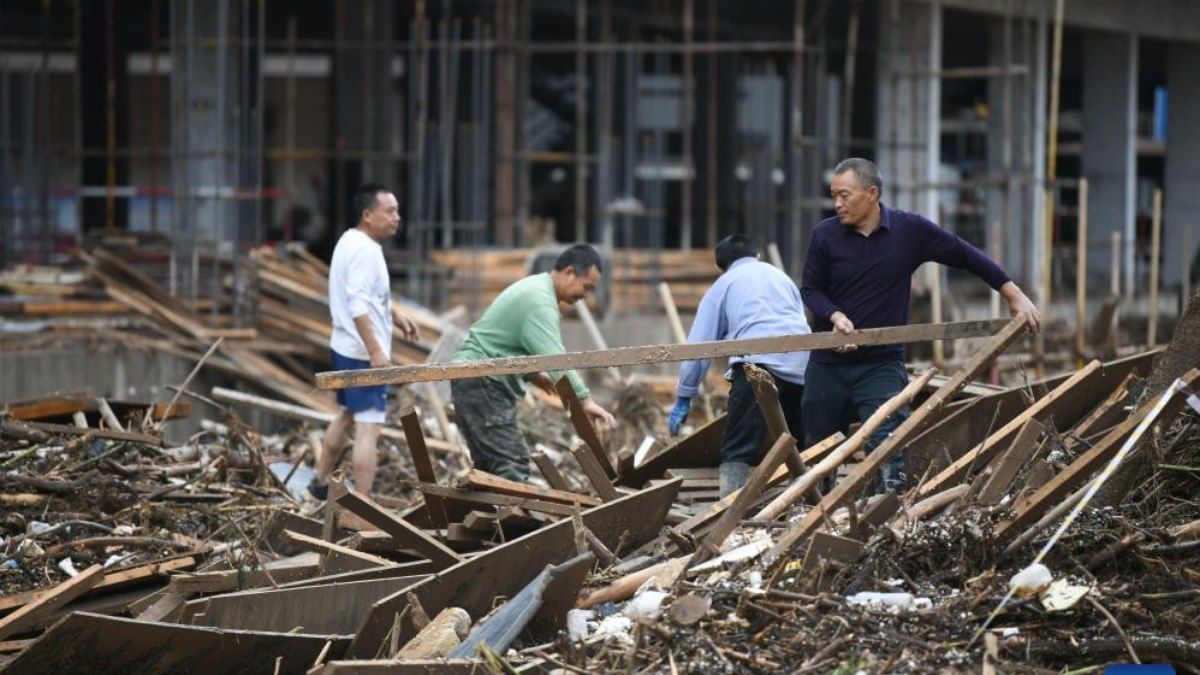 Chuvas intensas causam mortes e evacuação em Pequim