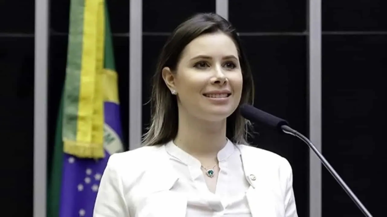 Bolsonaristas rebatem denúncia da PGR contra Bolsonaro