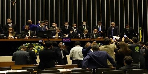 A crise de autoridade em defesa de Bolsonaro afeta o Congresso Nacional