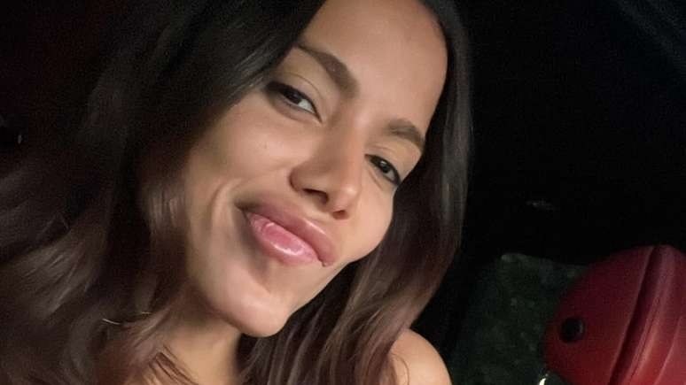 Sensitiva faz previsão 'assustadora' sobre vida pessoal de Anitta: 'Um karma...'