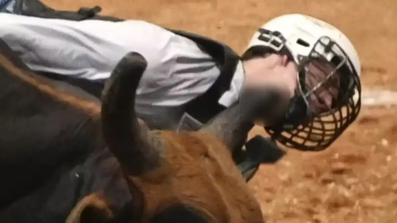 Peão sobrevive a grave acidente em rodeio na Flórida