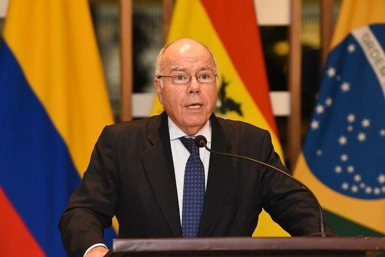 Se Putin vier ao Brasil, ficaremos muito contentes, diz Mauro Vieira