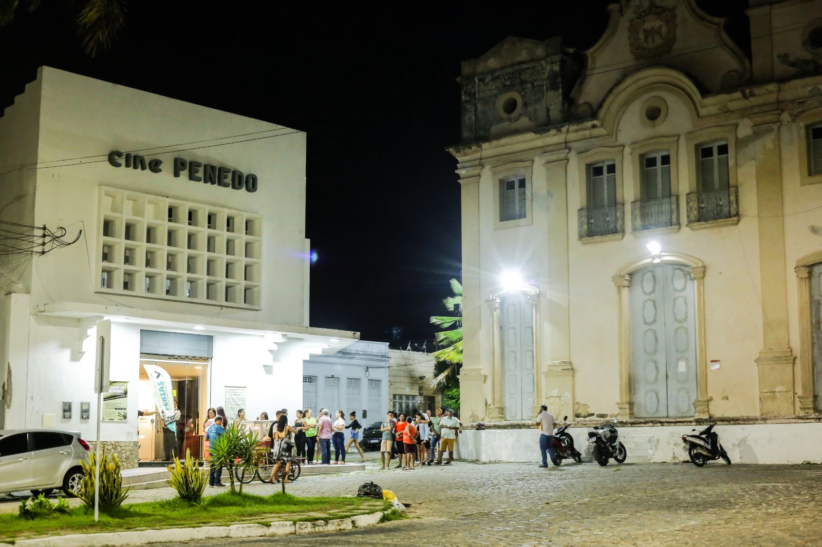 Cine Penedo traz filmes com Brad Pitt e Superman