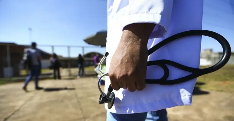 Cidades do Norte e Nordeste com falta de médicos terão R$ 20 milhões