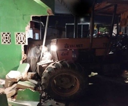 Motorista embriagado provoca morte de motociclista em Penedo