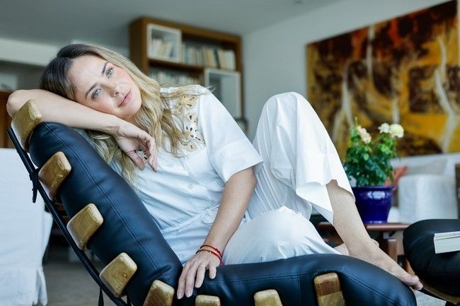 Juliana Silveira compartilha sua luta contra a pressão estética