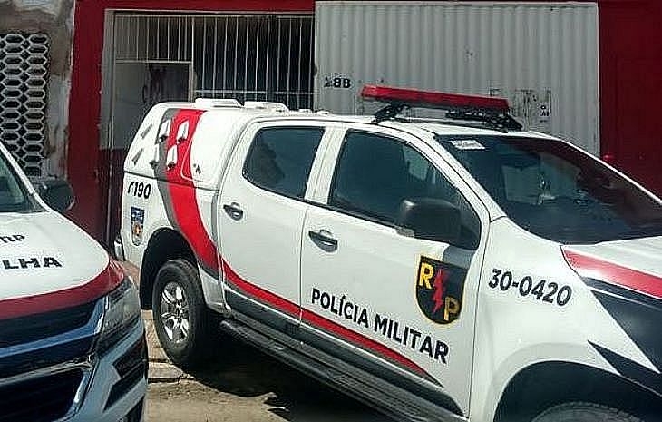 Homem ameaça mãe com faca para pedir empréstimo de R$ 10 mil em Arapiraca