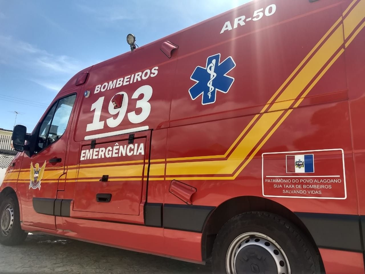 Cadeirante morre carbonizado em incêndio na residência