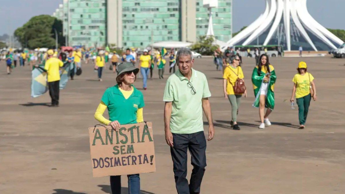 Câmara aprova projeto que reduz penas do 8 de janeiro