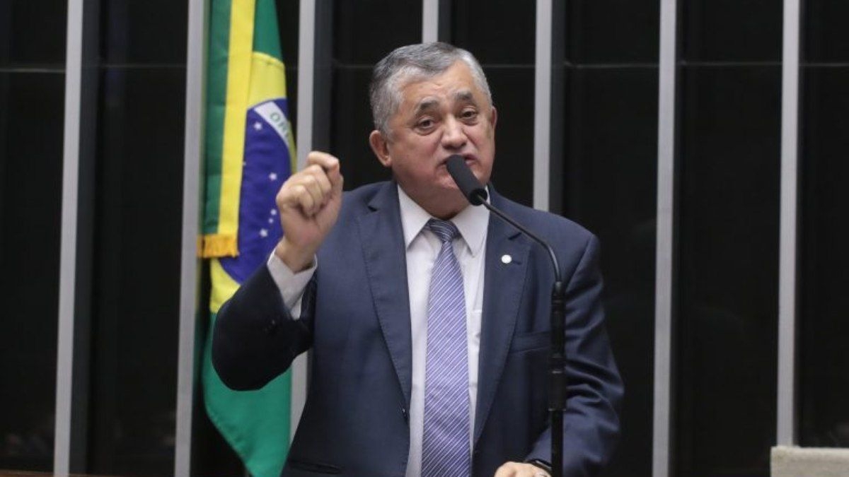 Câmara aprova urgência para isentar IR até dois salários mínimos