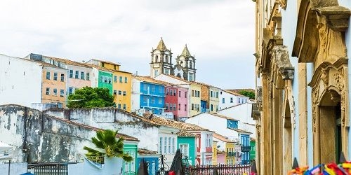 Quando uma cidade se livra de quem mantém na política um debiloide por gratidão