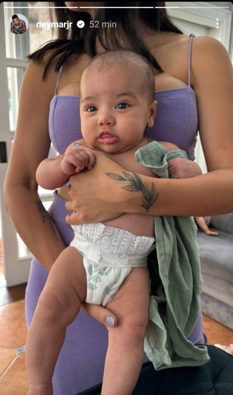 Neymar encanta ao mostrar como a filha cresceu