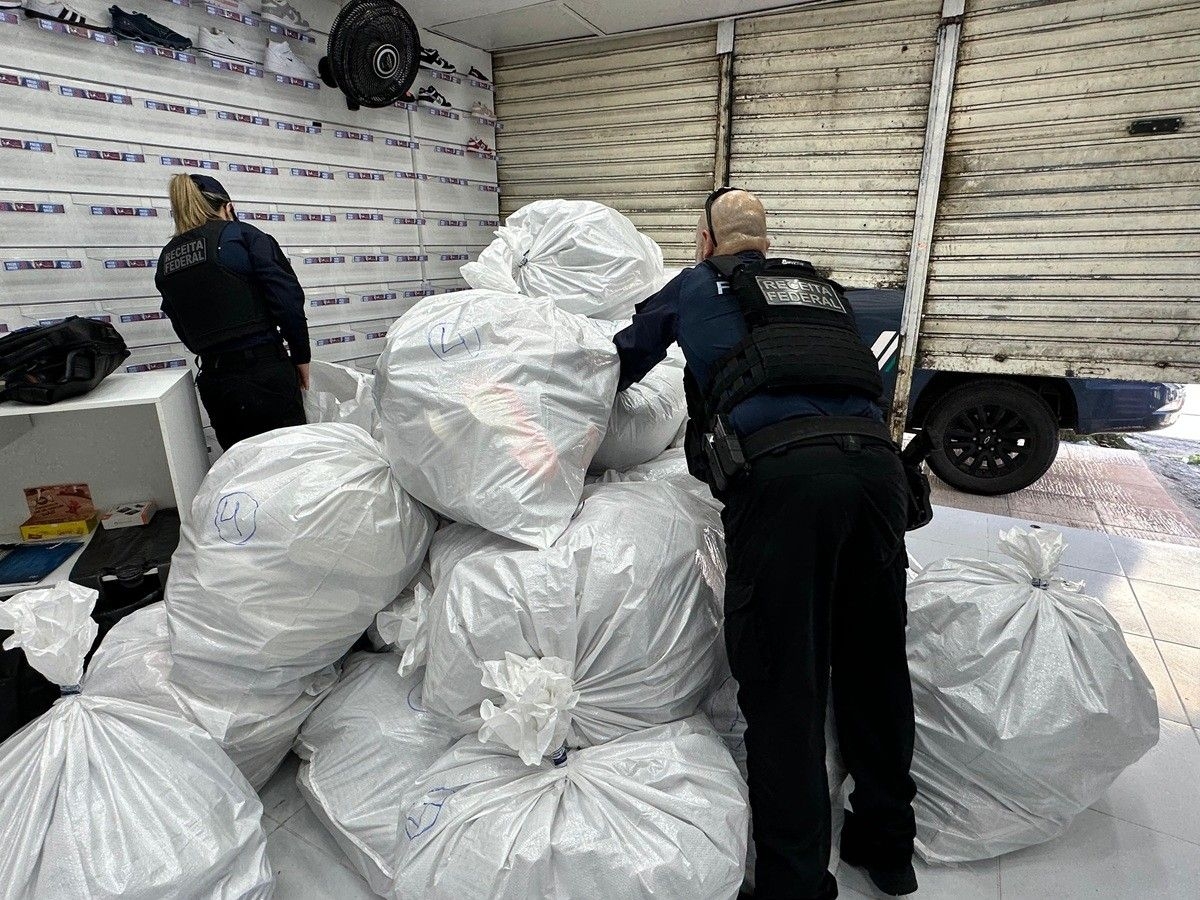 Receita apreende R$ 3 milhões em tênis falsificados em Maceió