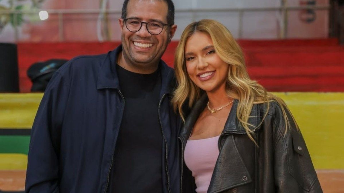 Internautas criticam ensaio da nova rainha da Grande Rio