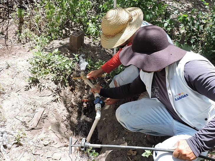 Operação da Casal flagra 35 ligações clandestinas na região da Bacia Leiteira
