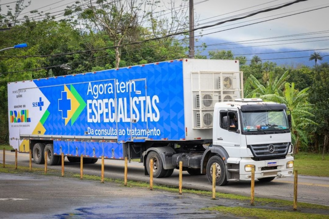 Penedo recebe Carreta do Programa Agora Tem Especialistas