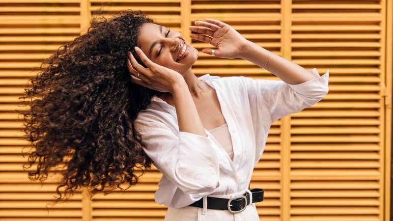 Cachos definidos com 5 dicas para realçar a curvatura