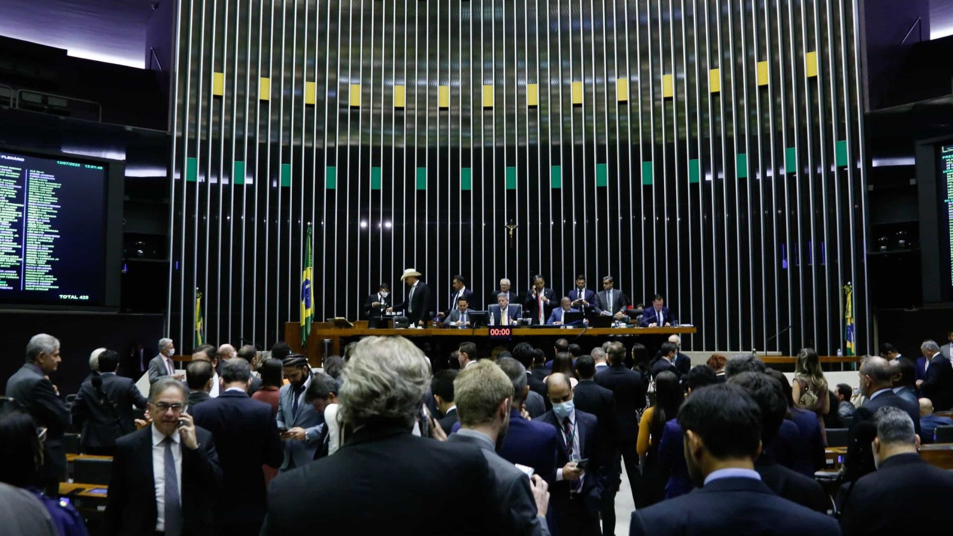Câmara enterra PL da Fake News e rediscutirá texto do zero após caso Musk