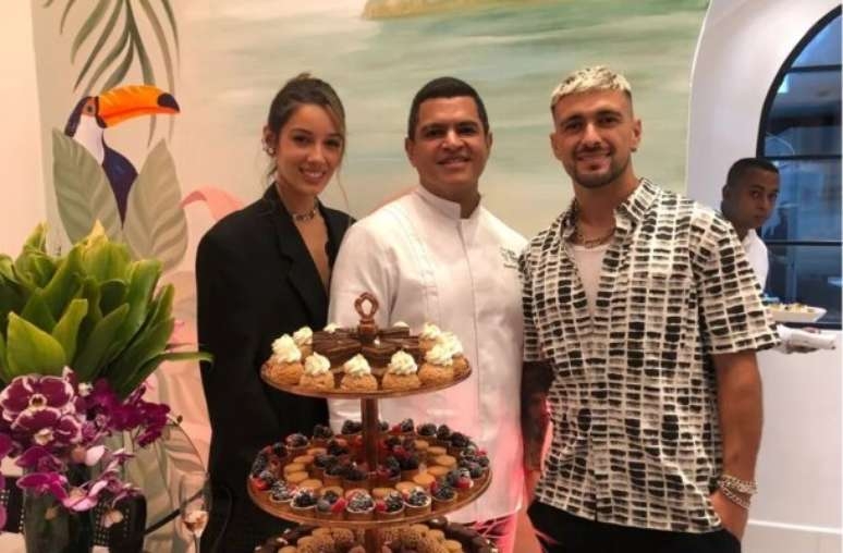 Confeitaria de Arrascaeta entra em cena como 'time grande'