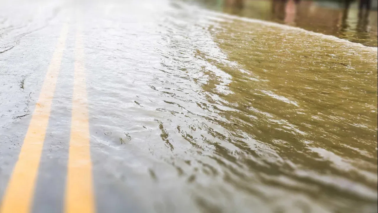 Chuvas em SP causam a morte de criança de 7 anos
