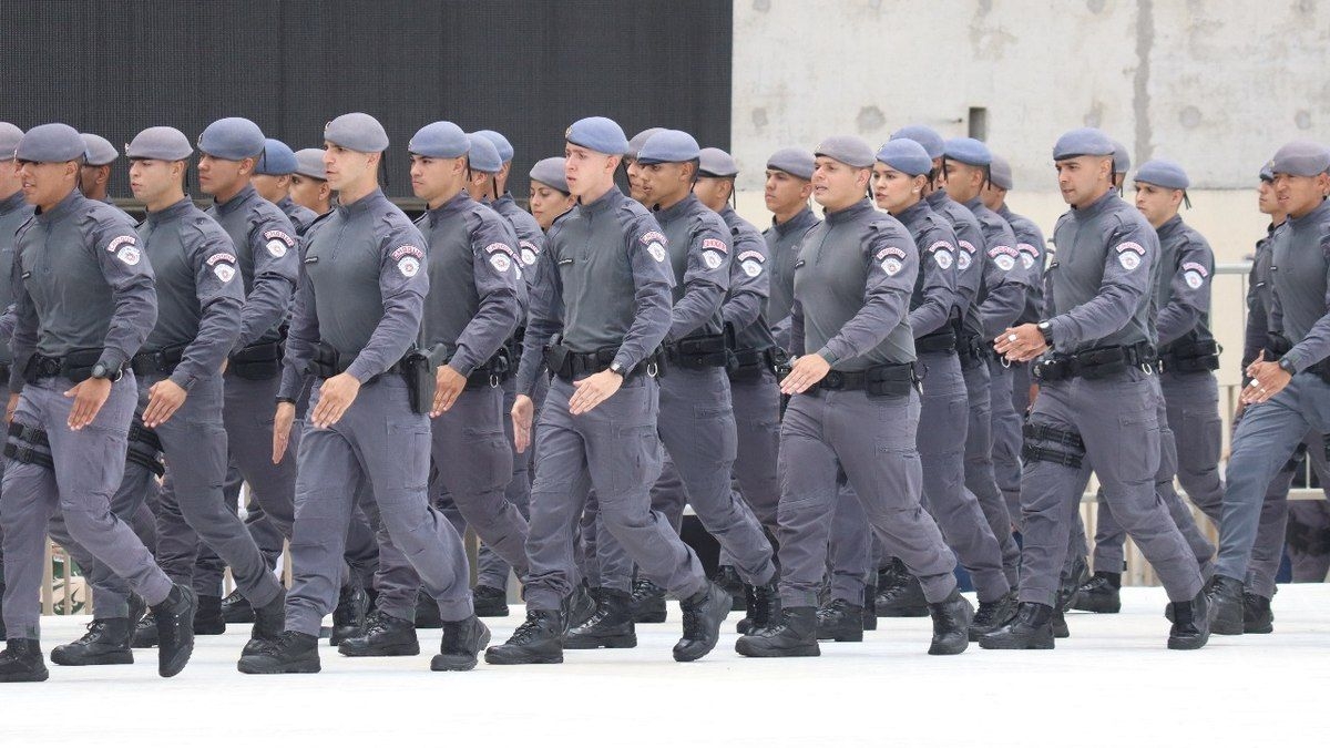 Formandos homenageiam coronel assassinado em SP