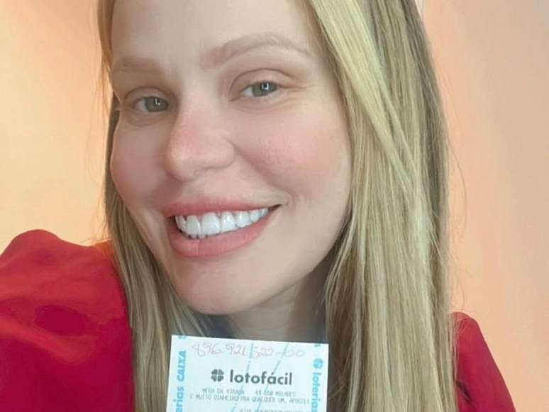 Ex-BBB que já ganhou mais de 50 vezes na loteria diz que venceu de novo e sugere números; veja quais