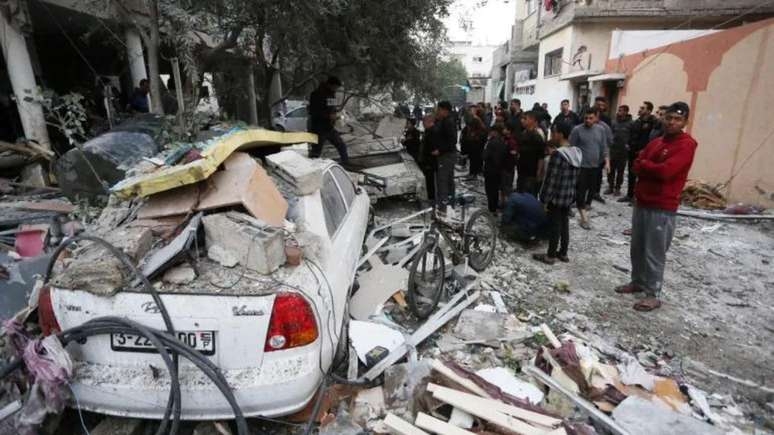 Israel mantém ataques; número de mortos em Gaza passa de 22 mil
