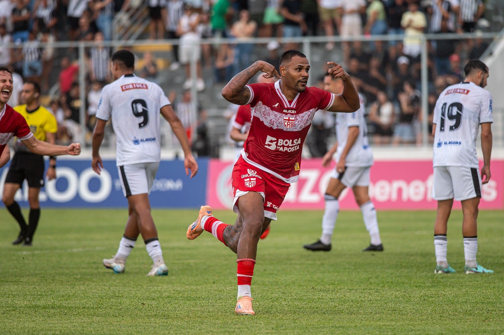 Mikael é o artilheiro e campeão do Campeonato Alagoano