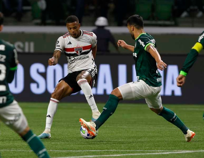 São Paulo fica distante de Caio Paulista, que negocia transferência para o Palmeiras