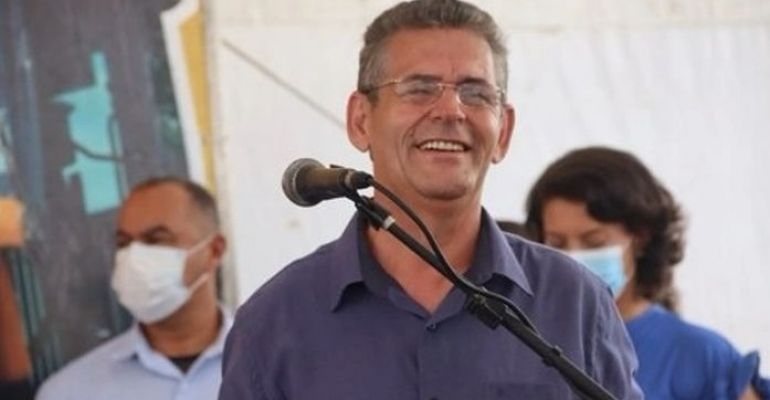 Ex-prefeito ameaça vereadora que o denunciou por estuprar 40 servidoras
