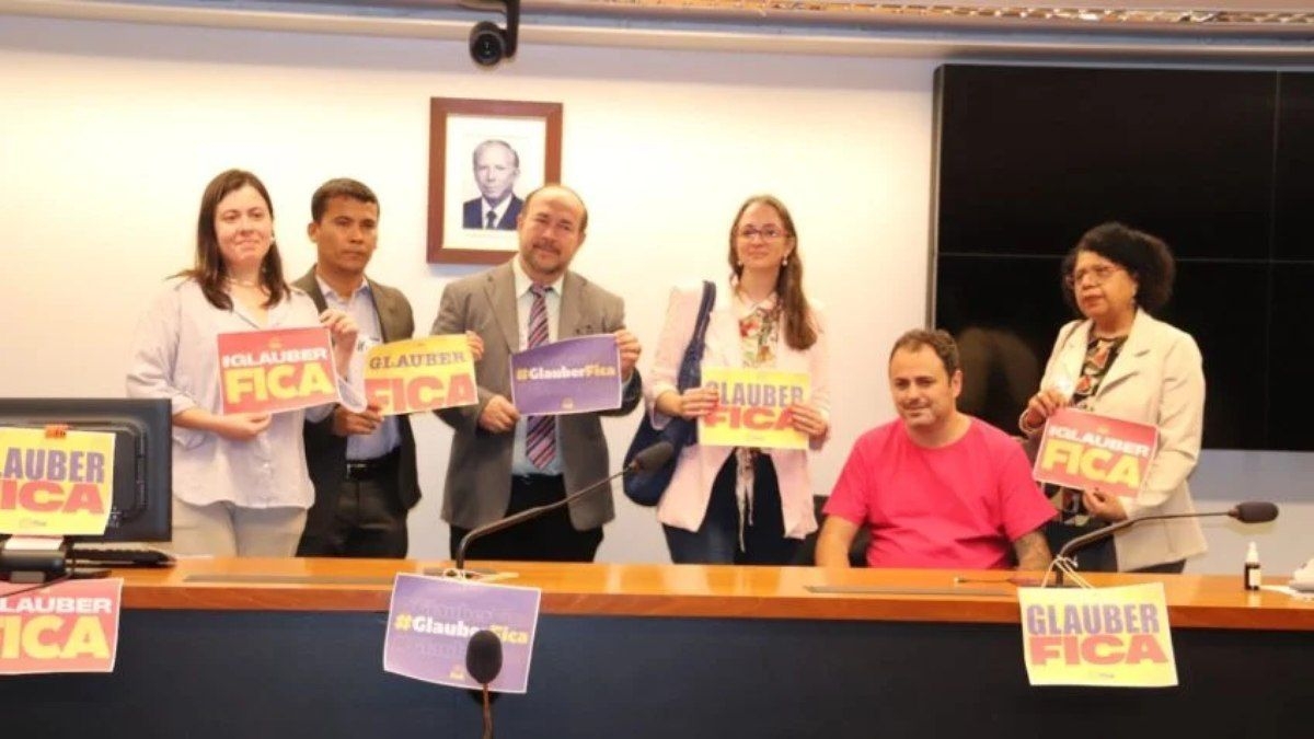 Glauber Braga inicia greve de fome e recebe cuidados médicos