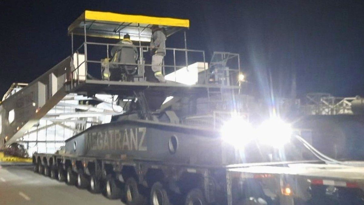 Transporte do transformador gigante de MG para o RJ