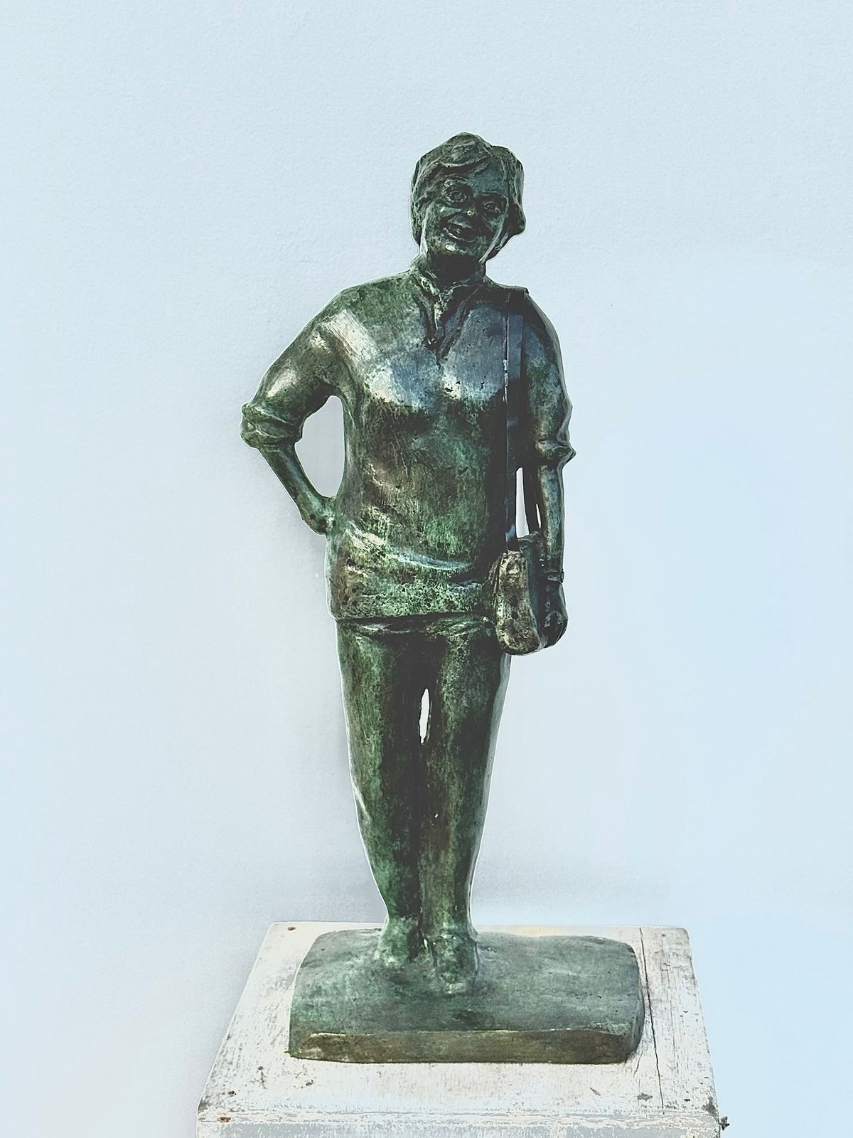 Edgard Duvivier vende miniaturas para financiar estátua de Maria Clara Machado