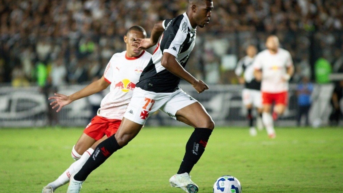 Red Bull Bragantino vence Vasco e assume a liderança