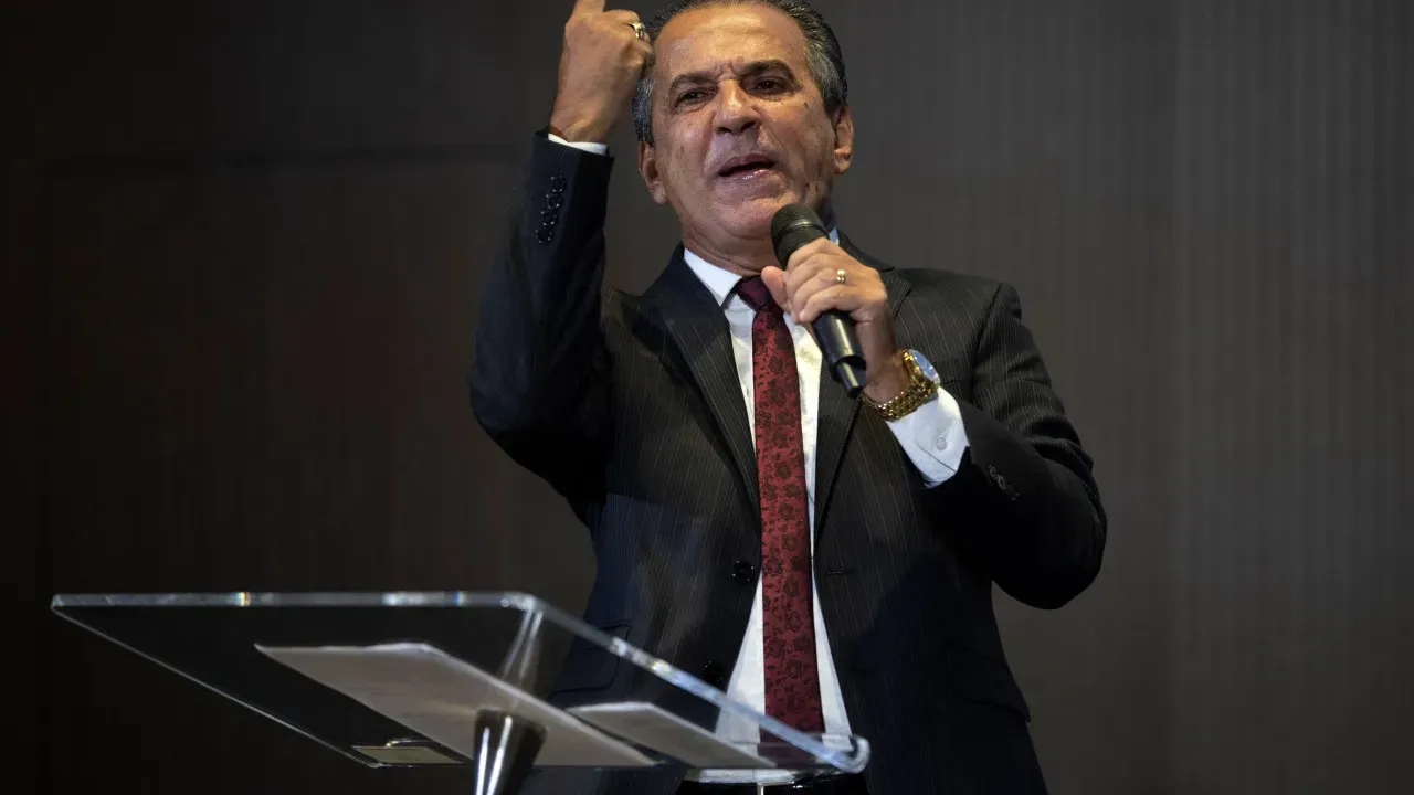 Malafaia critica Flávio Bolsonaro e sugere desistência da eleição